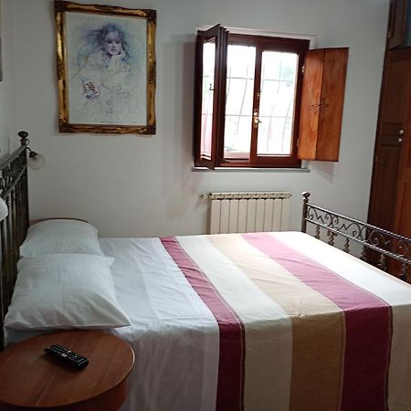 Independent Villa With Private Beach On The Lake Bracciano  Exteriér fotografie