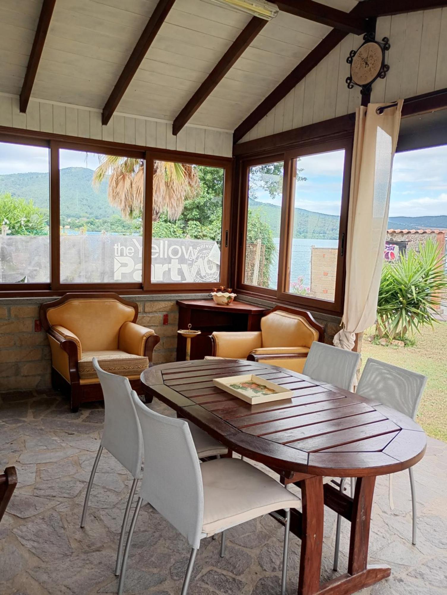 Independent Villa With Private Beach On The Lake Bracciano  Exteriér fotografie