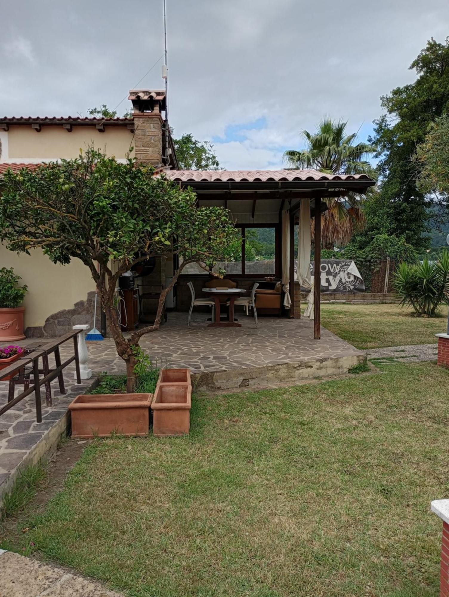 Independent Villa With Private Beach On The Lake Bracciano  Exteriér fotografie